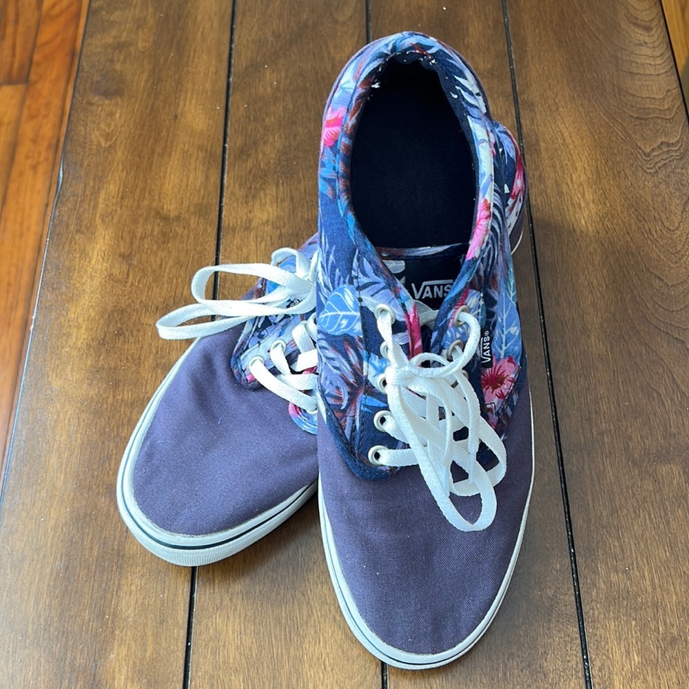Vans Ward Women’s Skate Shoes, navy and floral
